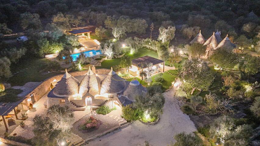 TD Trulli Amabilia Design Luxury Trulli with Pool