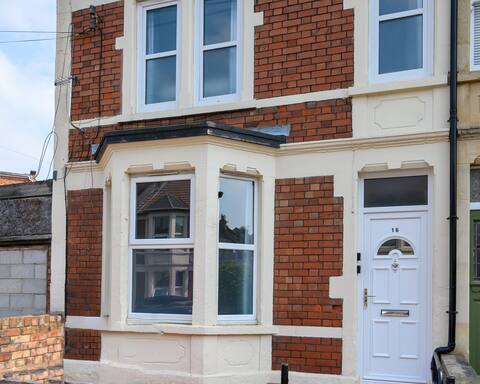 Successful Airbnb property: Brislington Base: Bristol by STAE-Homes in Brislington West