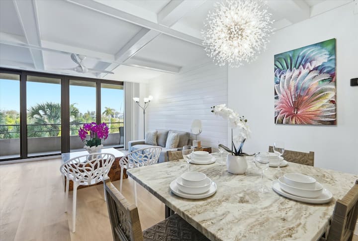 Anchorage Resort 2 Bedroom Condo With Beach Access - Siesta Key, FL