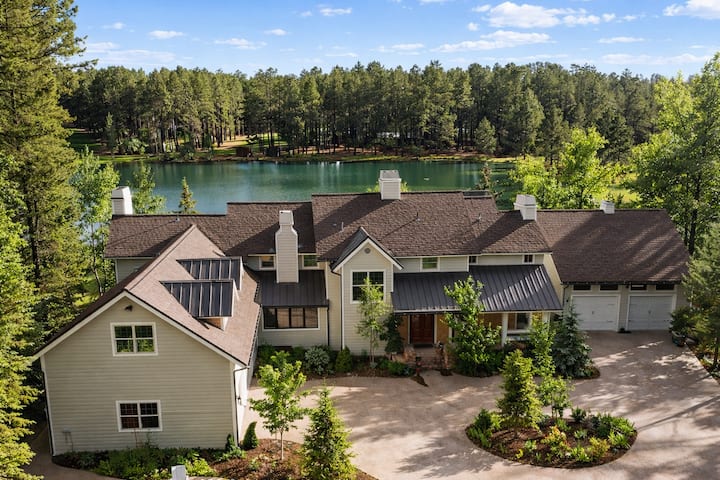 Golf | Chef's Kitchen + Hot Tub