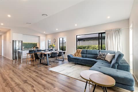 Top Airbnb: Shotover Country Retreat in Lake Hayes Estate Shotover Country