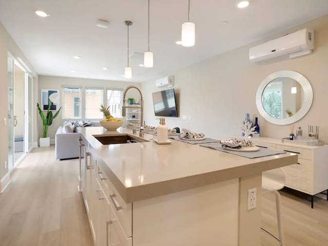 Water View Penthouses just 1 House to Bay!