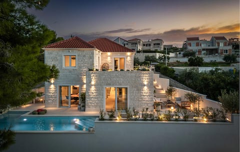 Stunning home in Splitska