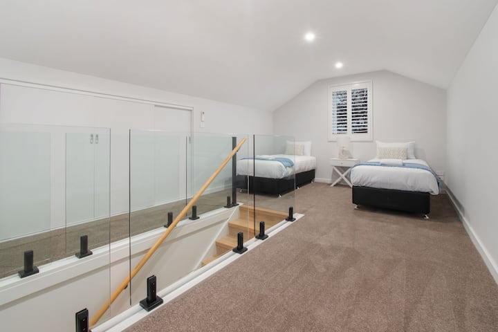 Chumba cha kulala 5 + Vitanda 2 vya mtu mmoja