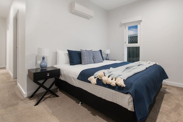 Chumba cha kulala cha Master + Kitanda cha King