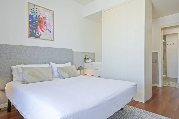 Ola Living Plaza Catalunya 3 gallery image 5