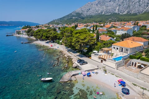 Beachvilla AdriaStone with Pool and Jacuzzi