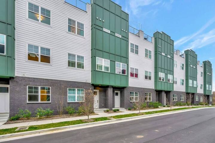 Whiskey and Watches gallery image 2