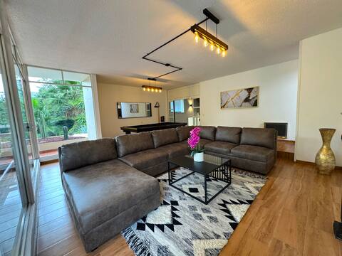 Perfect for Groups, Large Garden, Exclusive Suburb