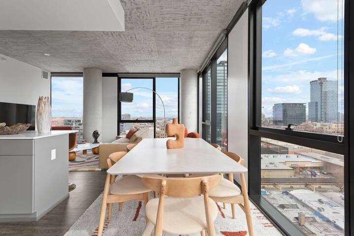 Exclusive Group Getaway in Vibrant West Loop gallery image 3