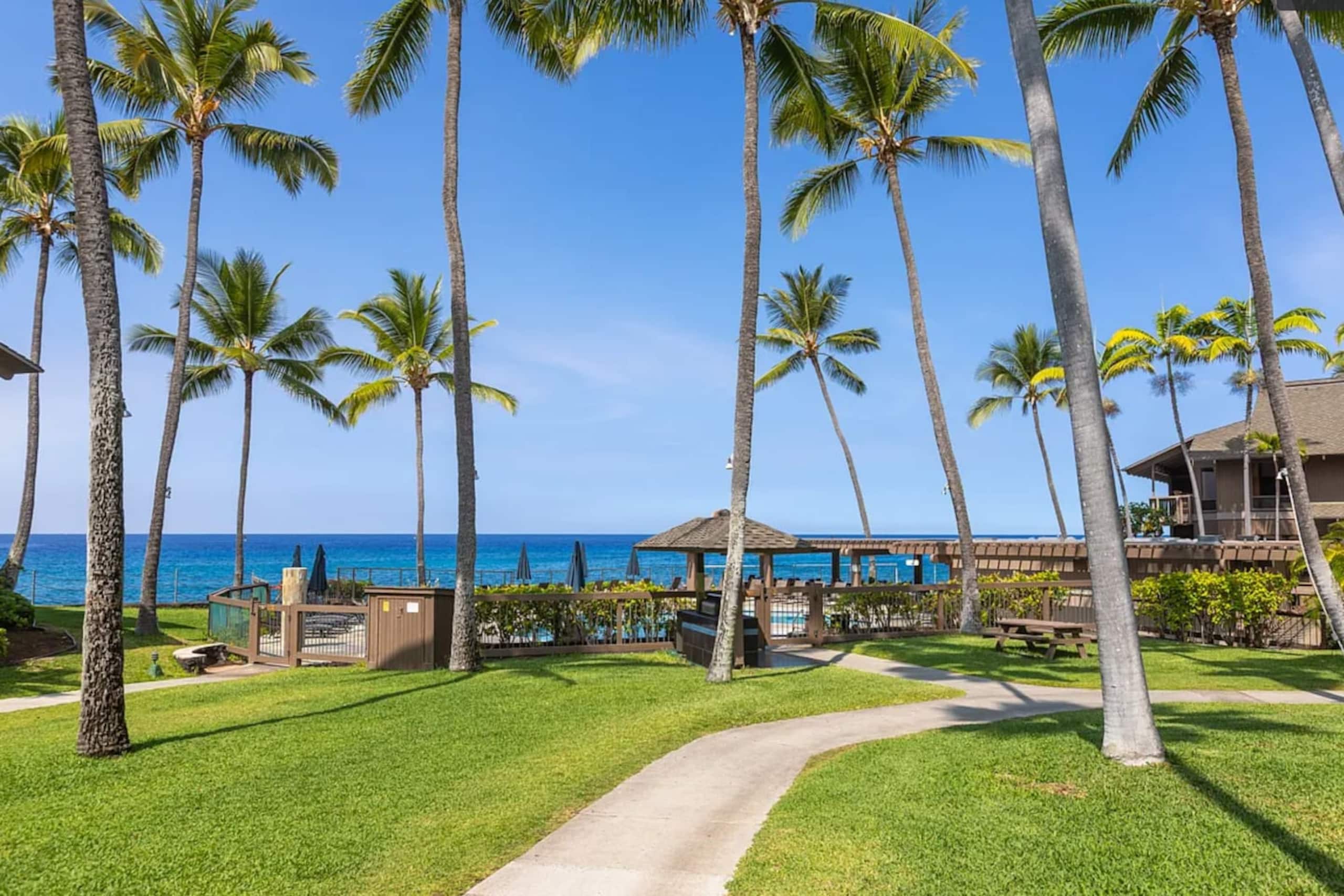 Condo in Kailua-Kona · ★4.98 · 1 bedroom · 3 beds · 2 baths - Image 64