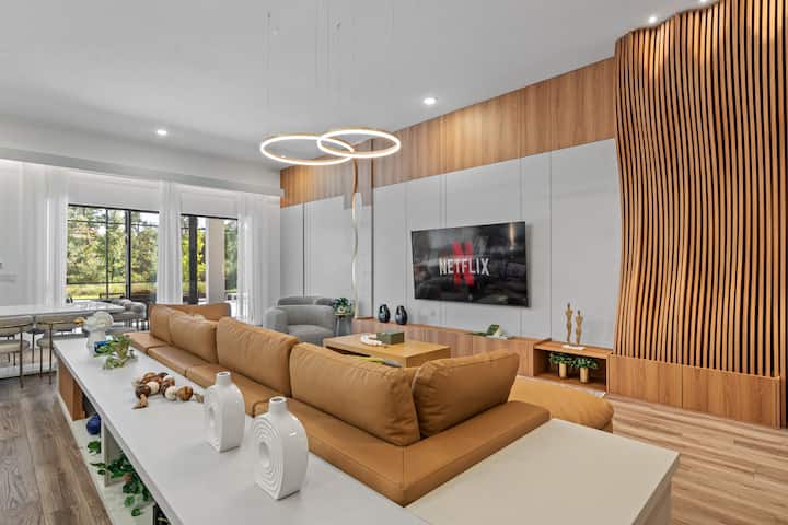 Sumptuous 15-Bed House: Pool, Theater & Game Room
