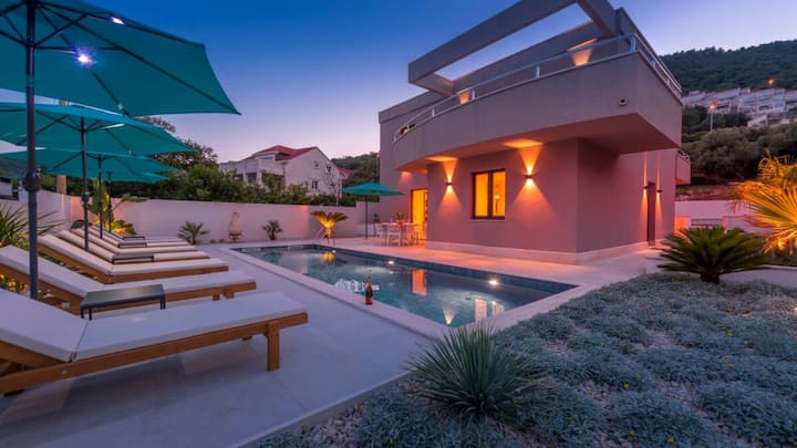 Elegant Villa In The Picturesque Bay Of Zaton - Croazia