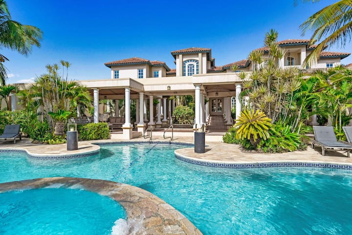Resort-Style 6BR Villa w/ Pool & Sun near Beach