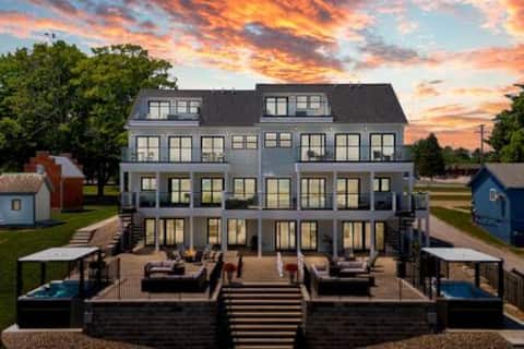 Lighthouse Cove (North Side)