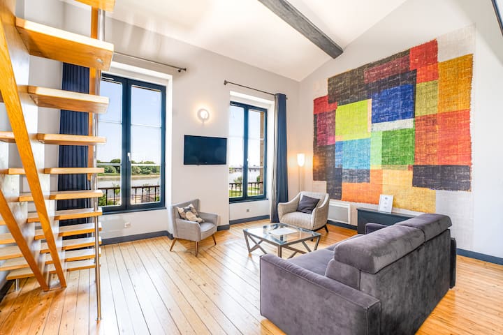 Superb 3 bedrooms flat with river view