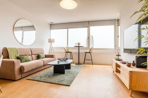 Airbnb con mejor rendimiento: LUXE City Center Amazing Views WIFI 1GB - AC en Moncloa Aravaca