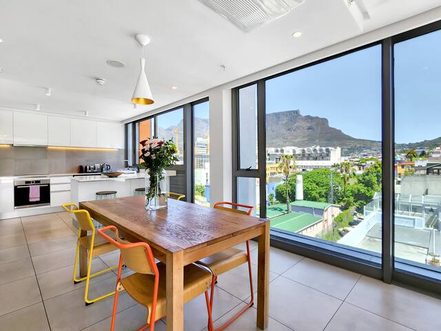 Modern Duplex With Bo-Kaap & Table Mountain Views gallery image 2
