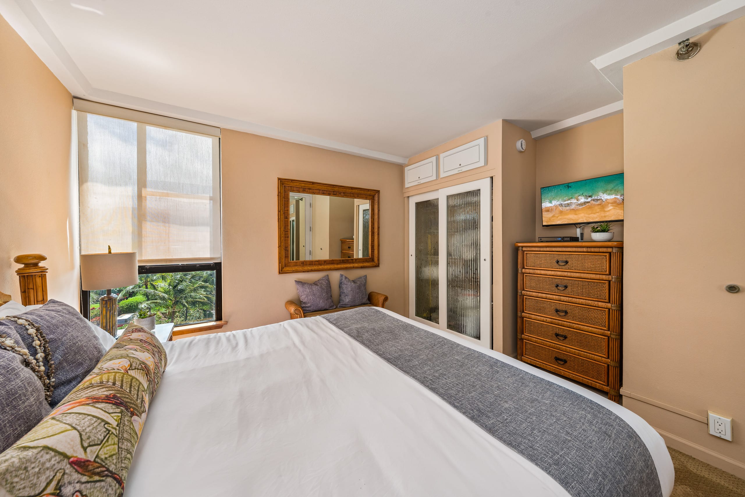 Condo in Lahaina · ★4.8 · 1 bedroom · 2 beds · 1 bath - Image 16