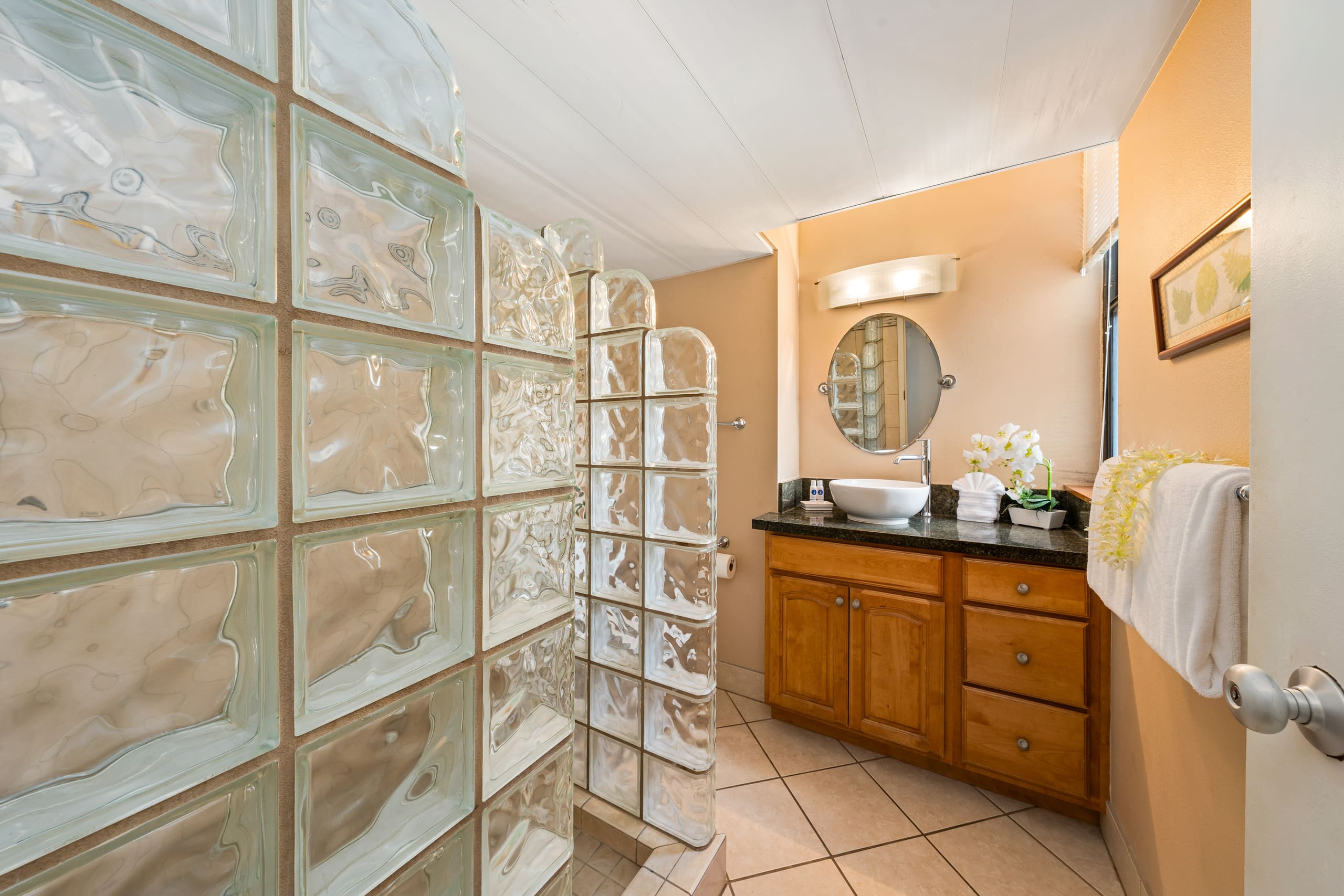 Condo in Lahaina · ★4.8 · 1 bedroom · 2 beds · 1 bath - Image 21