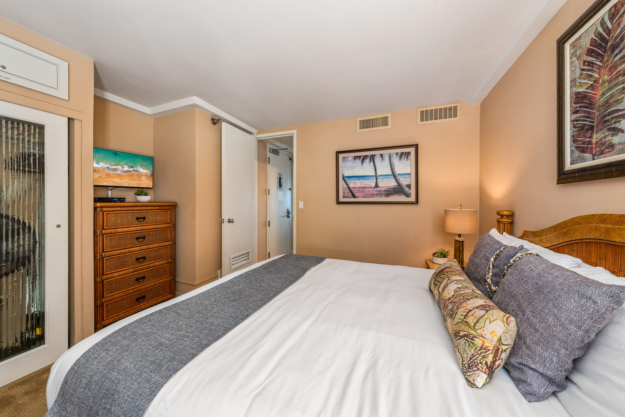 Condo in Lahaina · ★4.8 · 1 bedroom · 2 beds · 1 bath - Image 15