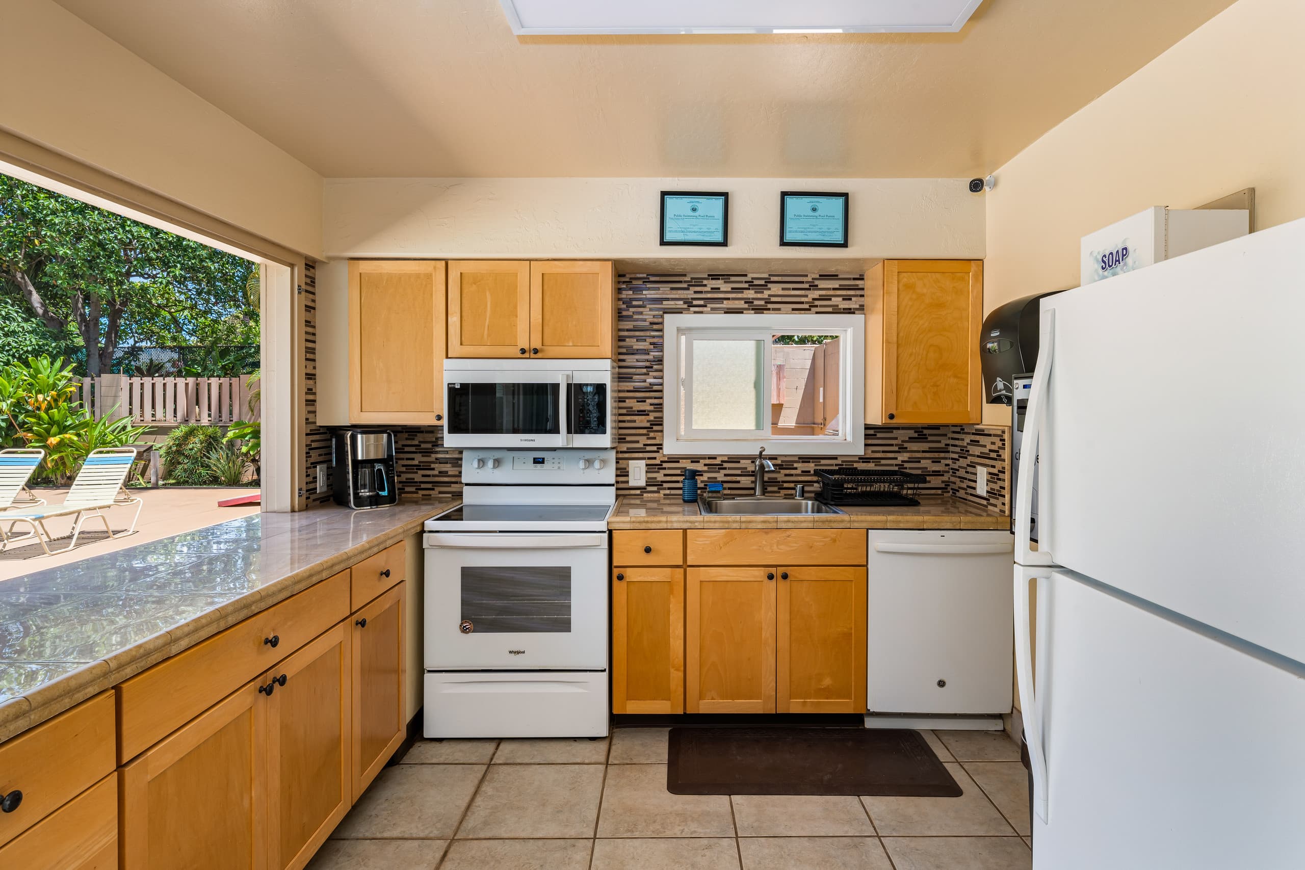 Condo in Lahaina · ★4.8 · 1 bedroom · 2 beds · 1 bath - Image 8