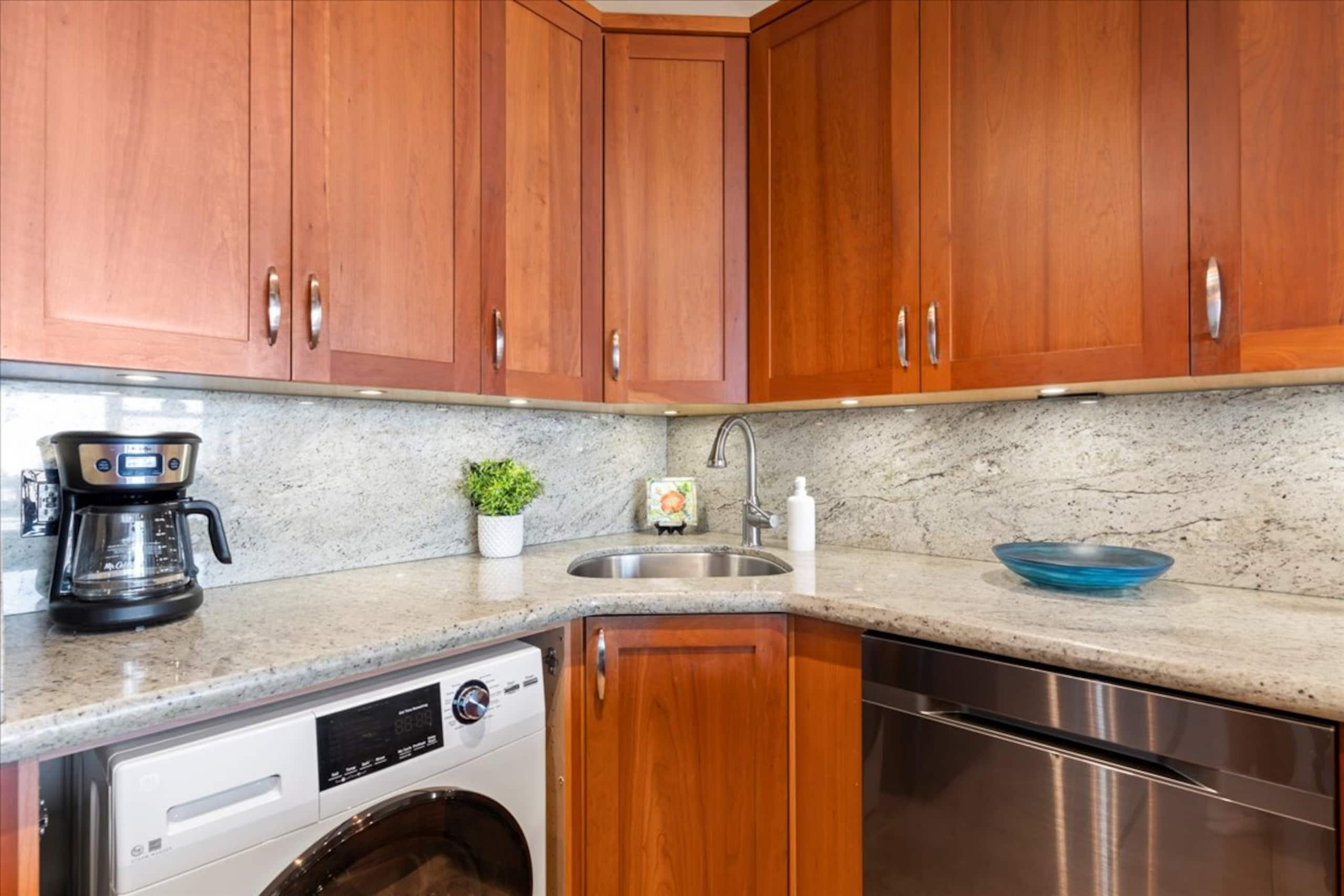 Condo in Kihei · ★4.65 · 2 bedrooms · 2 beds · 2 shared baths - Image 17