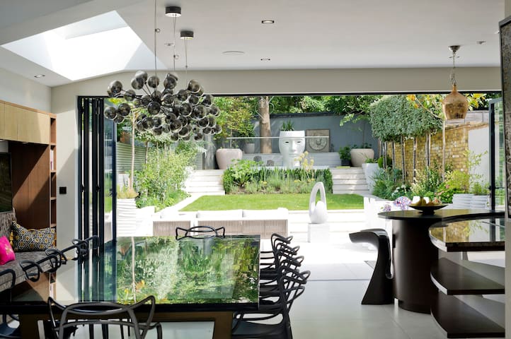 Outstanding 7 bed Notting Hill House gallery image 5