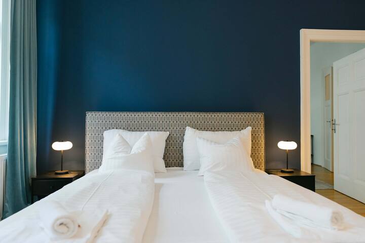 Classy 2BR perfect for 4-6, free parking gallery image 2