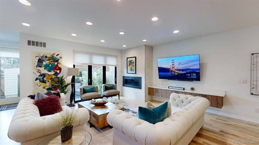 Golf Simulator, Rooftop Deck, Chef’s Dream Kitchen gallery image 2