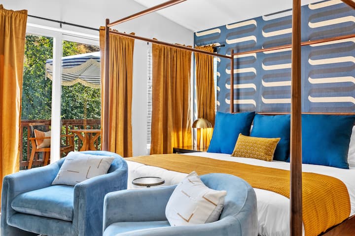 סוויטת המלך המפוארת הזו קוראת בשמכם לשינת הלילה הטובה ביותר שתהיה לכם אי פעם ב - Airbnb!