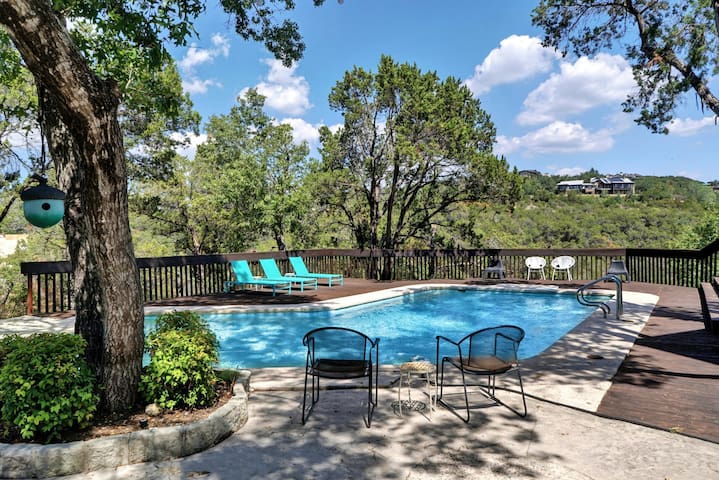 Seasonal Pool, Serene Views, Private – Skyfall