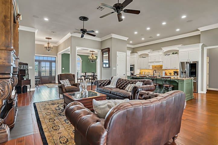 VillaStay Vacation Rentals managed Airbnb listing 1