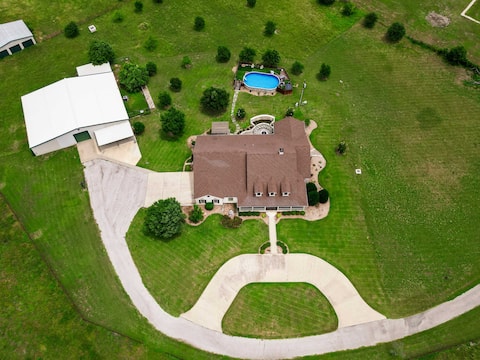 The Green Ranch House-Pool-Theatre-Hot Tub-Game Ro