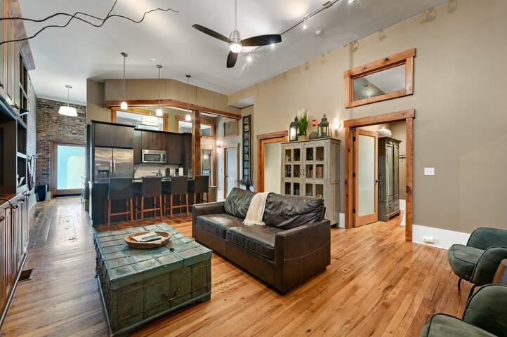 The Lofts at Church St. #101/102 gallery image 5