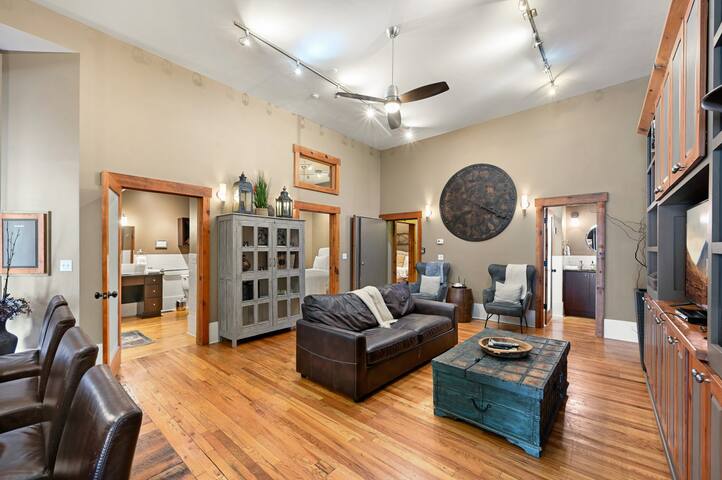 The Lofts at Church St. #101/102 gallery image 2