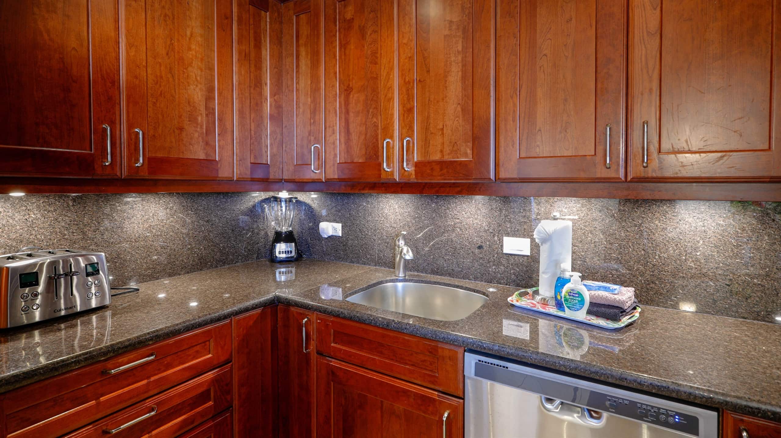 Kaanapali Shores 804 ~ Oceanfront Views 2 Bedroom - Image 11
