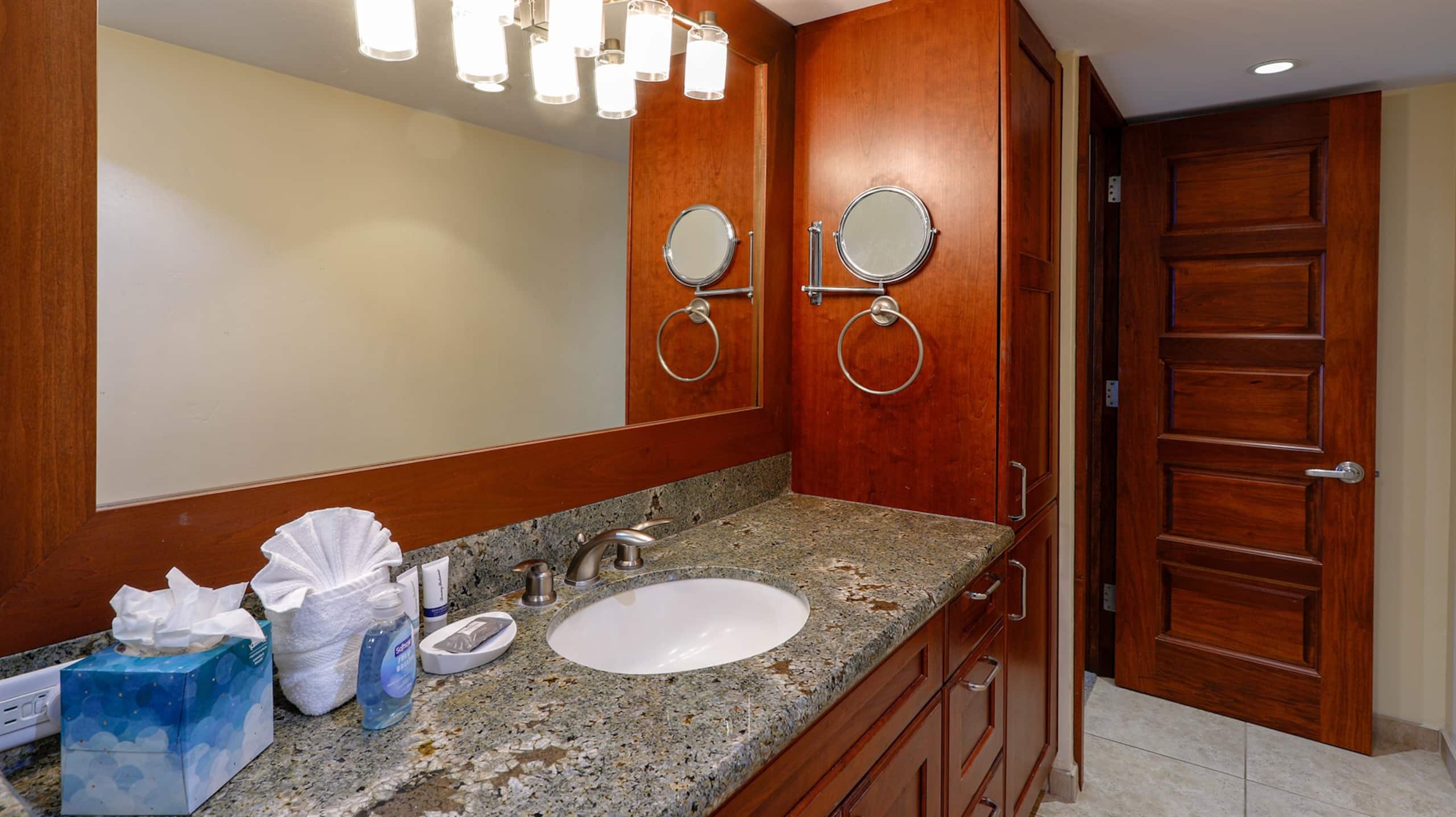 Kaanapali Shores 804 ~ Oceanfront Views 2 Bedroom - Image 28