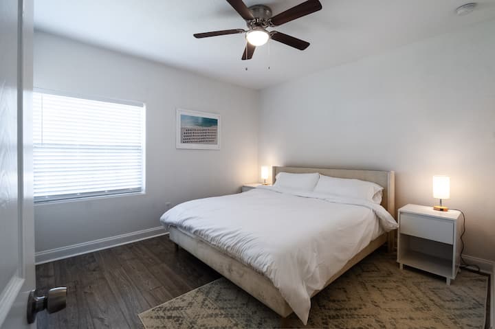 Spavaća soba s bračnim krevetom (širine 180