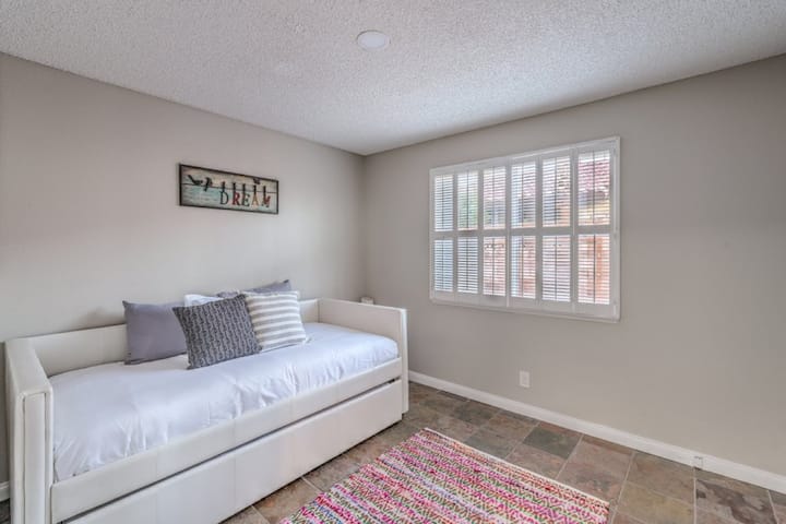 ห้องนอน 4 เตียงแฝด