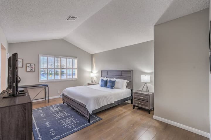 ห้องสวีทหลักพร้อมเตียงขนาดคิงไซส์