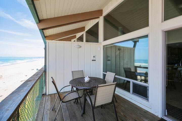 Tucker’s at Sand Dollar – Sophisticated Oceanfront gallery image 4