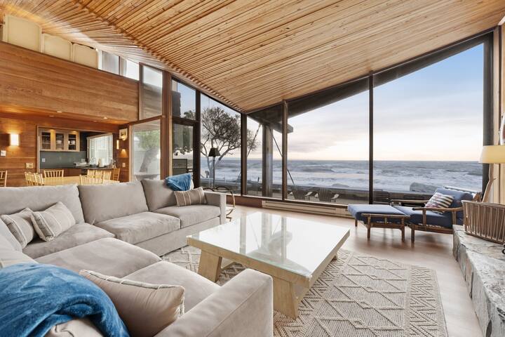 The Waves – Spacious, Stylish Beach Retreat gallery image 4