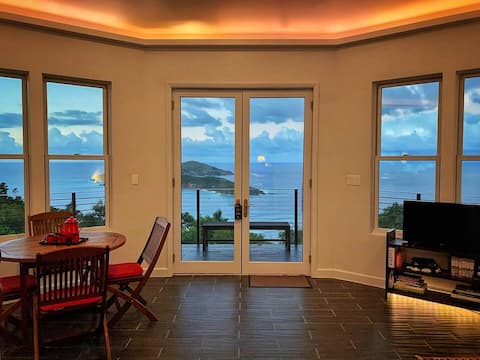 Successful Airbnb property: Walk/Drive to Neltjeberg Beach - Outdoor Kitchen in St. Thomas