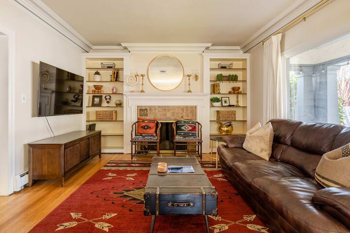 1923 Belmont House of Antiques – Coffee & Brunch