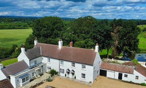 Yorkshire country retreat, Newby Hall - sleeps 9+