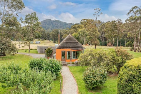 Herons Studio—A Picturesque Couple’s Cottage