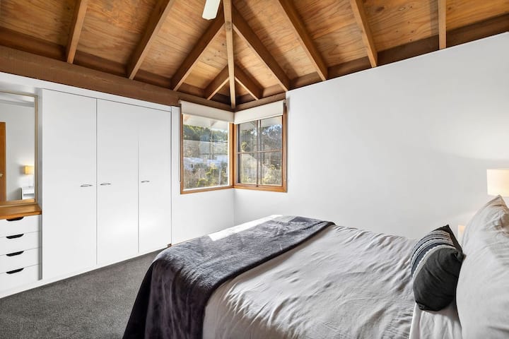 Dormitorio 1 cama tamaño queen