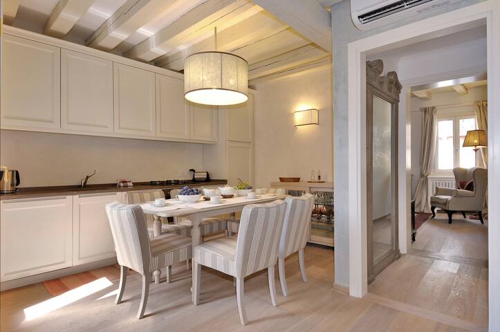 Ca’ Del Teatro Terrace in San Marco District gallery image 4