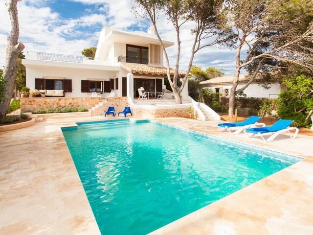 Villa Estrella. Exclusive Front Sea View with Pool